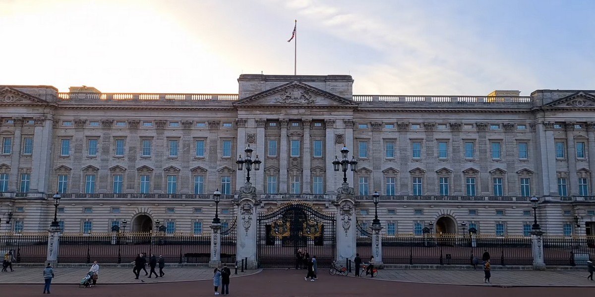 Buckingham Palace Admission and Changing of the Guard Ceremony, photo 2