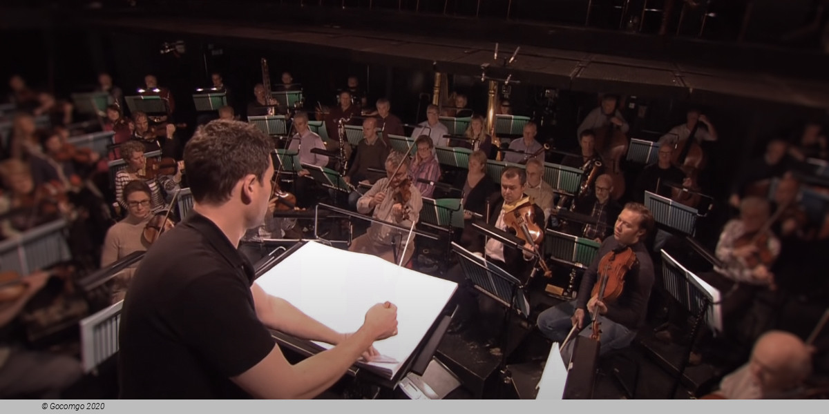 Wigglesworth conducts Mozart, Schubert and Wigglesworth, photo 1