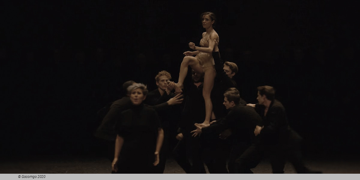 Scene 4 from the modern ballet "Mass da Requiem" by Christian Spuck, photo 5