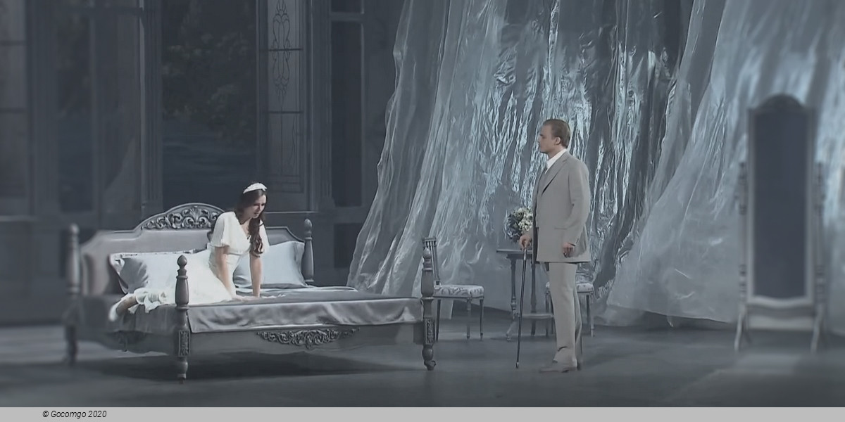 The Lady of the Camellias, photo 5